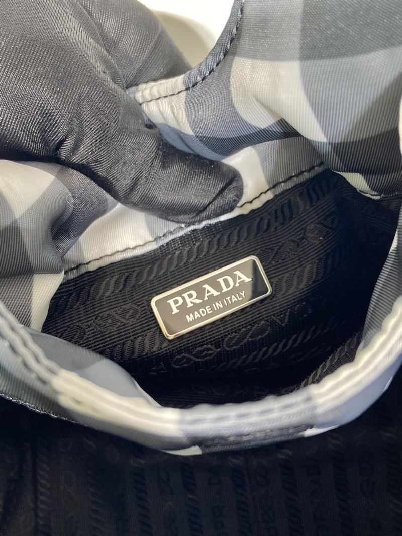 Pra*a tote bags